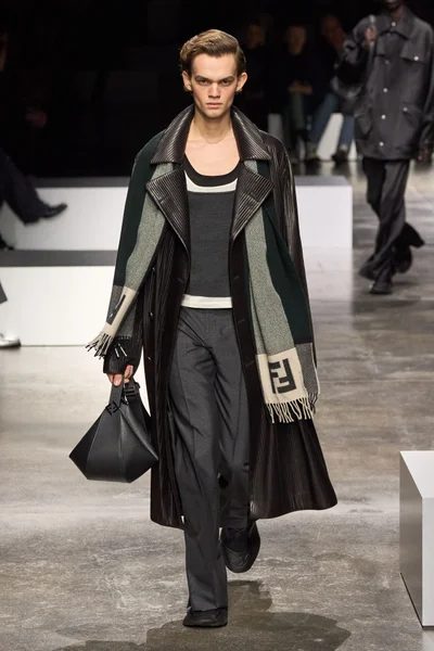Look 50